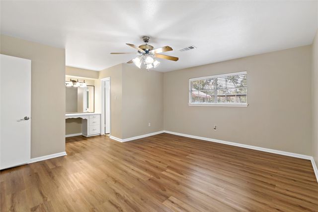 2404 Taylor Lane, Pearland, TX 77581