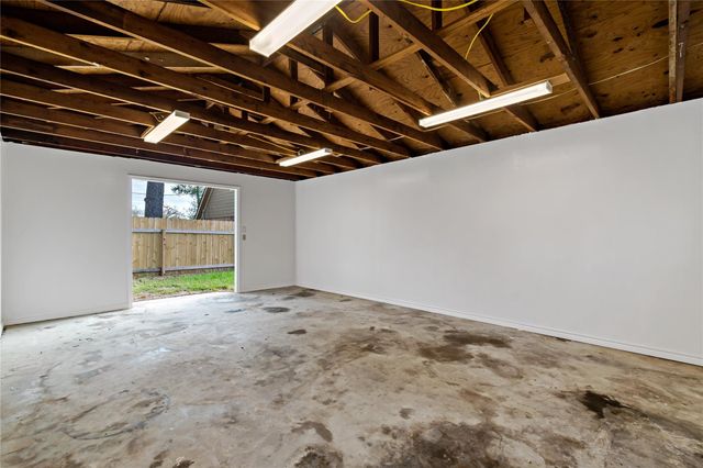 2404 Taylor Lane, Pearland, TX 77581