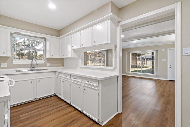 2404 Taylor Lane, Pearland, TX 77581