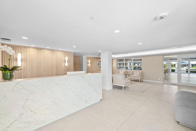 2784 S Ocean Boulevard 204s, Palm Beach, FL 33480