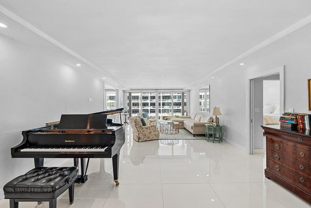 2784 S Ocean Boulevard 204s, Palm Beach, FL 33480