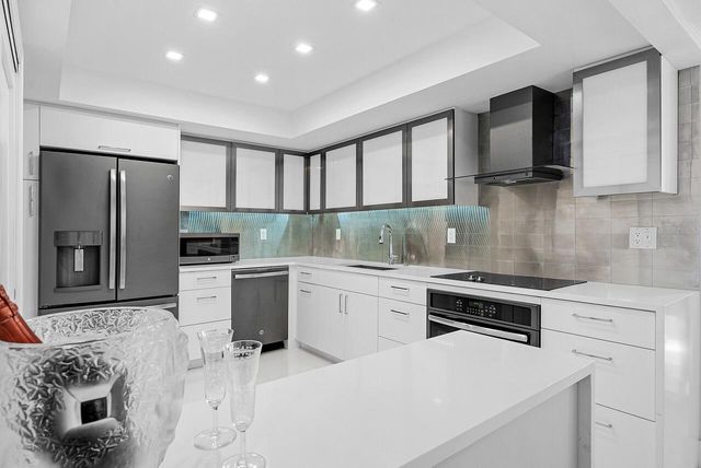 2784 S Ocean Boulevard 204s, Palm Beach, FL 33480