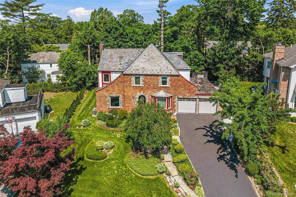 36 Strathmore Road, Great Neck, NY 11023
