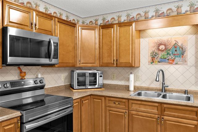 8883 SW 93RD LANE E, Ocala, FL 34481