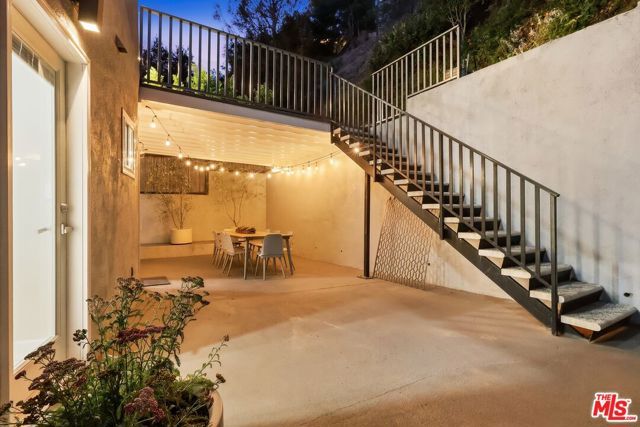 2251 Lyric Avenue, Los Angeles, CA 90027
