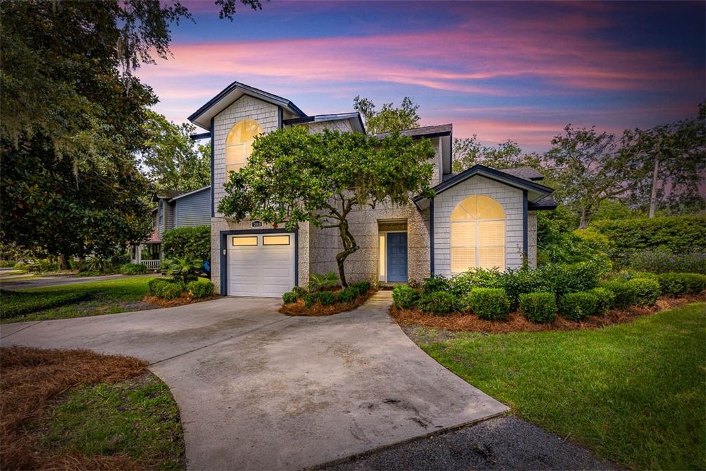 203 Grand Oaks Circle, St Simons Island, GA 31522