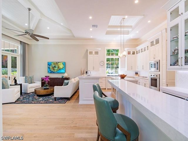 2202 Miramonte WAY, Naples, FL 34105