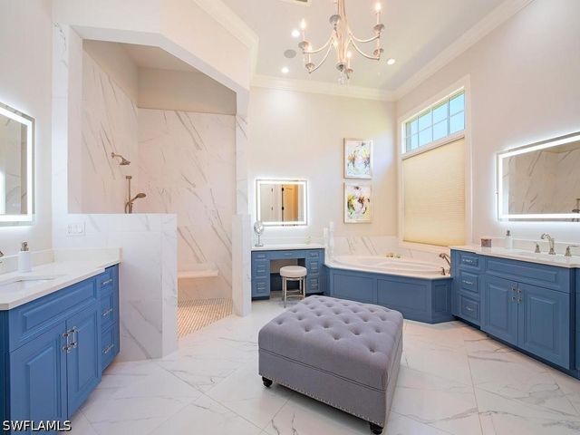 2202 Miramonte WAY, Naples, FL 34105