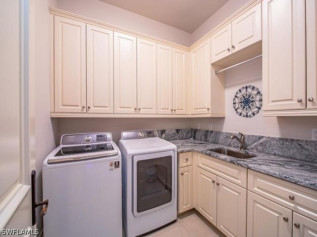 2202 Miramonte WAY, Naples, FL 34105