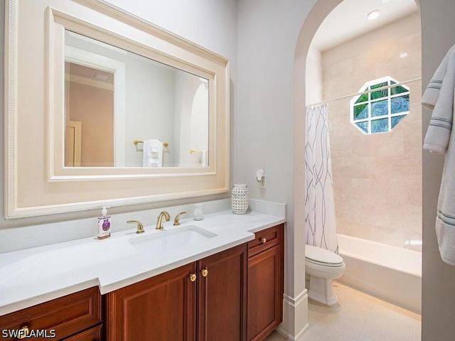 2202 Miramonte WAY, Naples, FL 34105