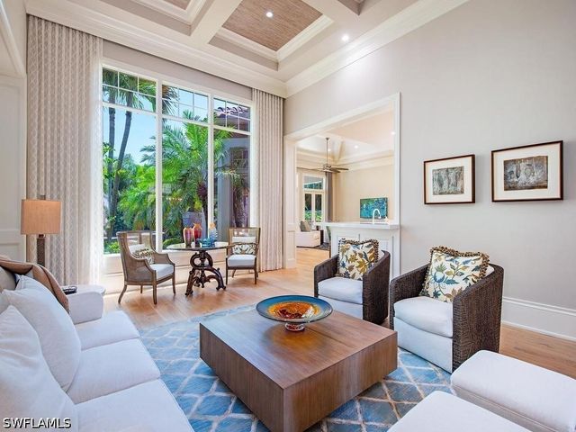 2202 Miramonte WAY, Naples, FL 34105