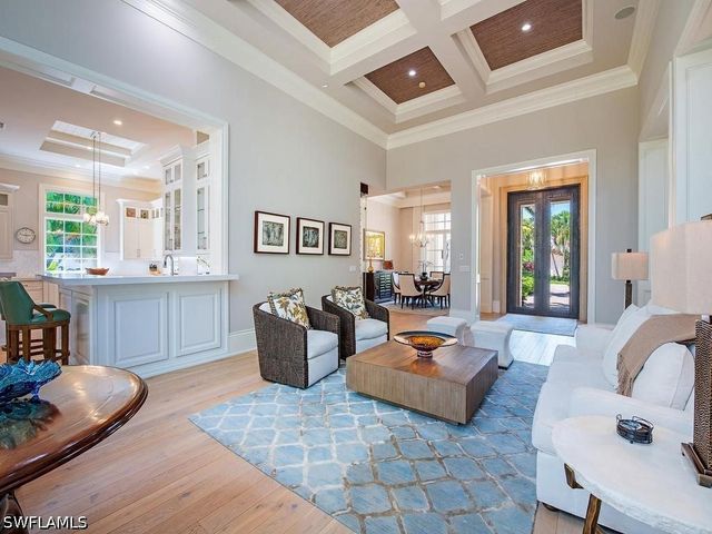 2202 Miramonte WAY, Naples, FL 34105