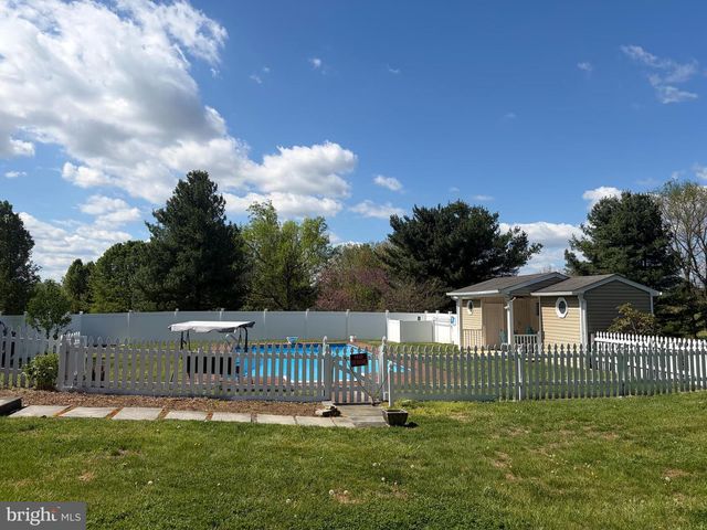 44 BELMONT CT, Shenandoah Junction, WV 25442
