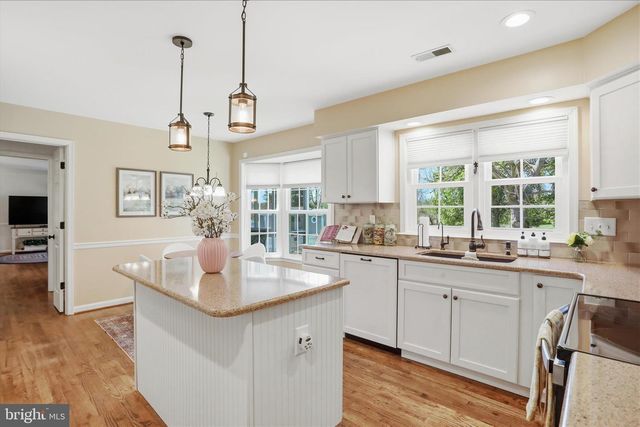 44 BELMONT CT, Shenandoah Junction, WV 25442