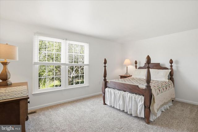 44 BELMONT CT, Shenandoah Junction, WV 25442