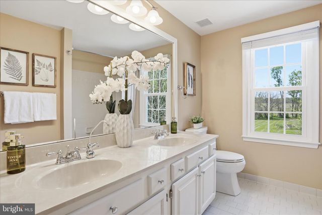44 BELMONT CT, Shenandoah Junction, WV 25442