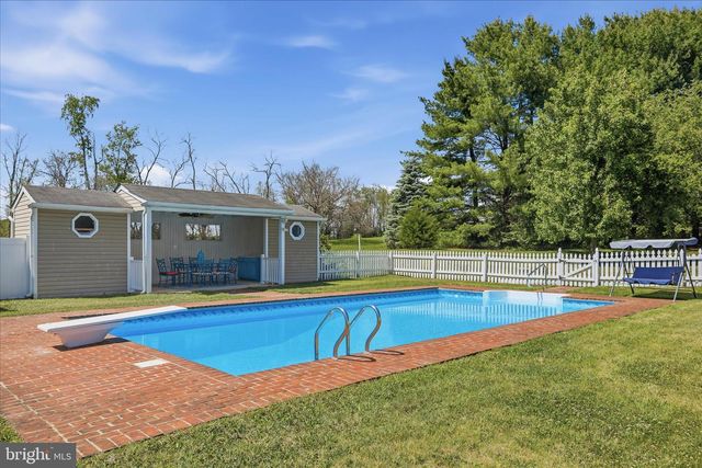 44 BELMONT CT, Shenandoah Junction, WV 25442