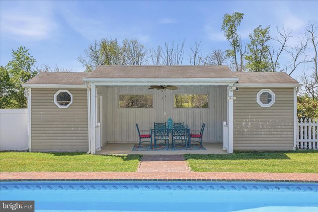 44 BELMONT CT, Shenandoah Junction, WV 25442