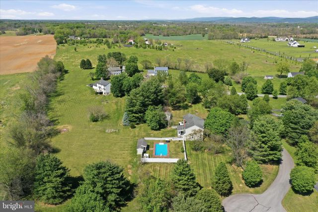 44 BELMONT CT, Shenandoah Junction, WV 25442