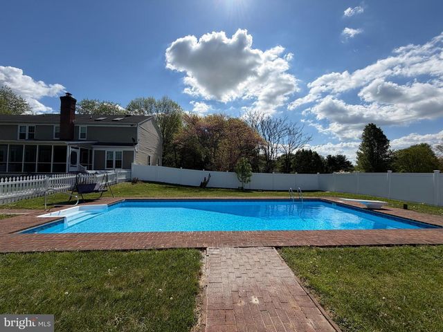 44 BELMONT CT, Shenandoah Junction, WV 25442