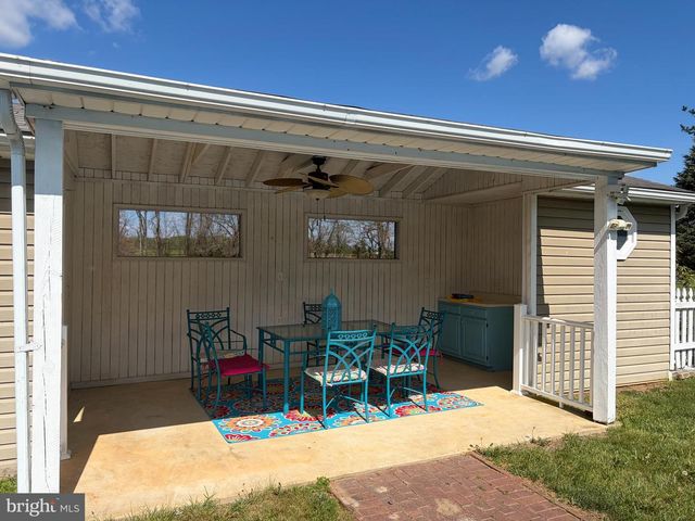44 BELMONT CT, Shenandoah Junction, WV 25442