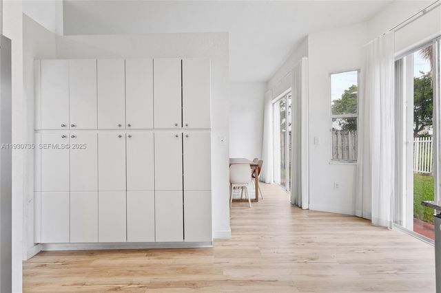 10613 NW 57th St, Doral, FL 33178