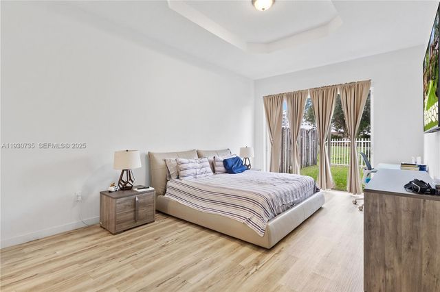 10613 NW 57th St, Doral, FL 33178