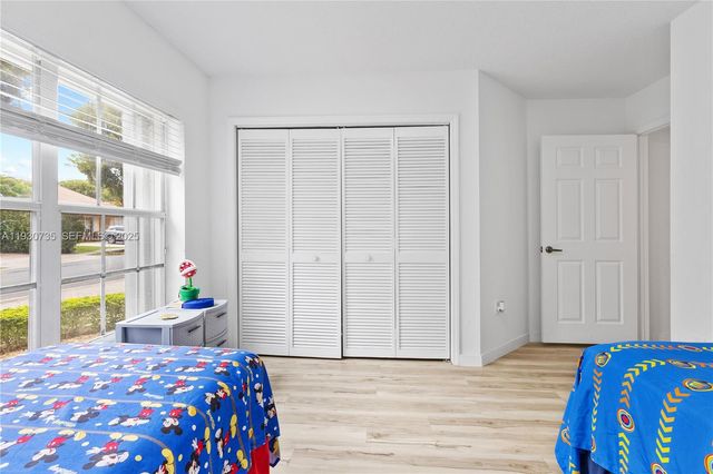 10613 NW 57th St, Doral, FL 33178