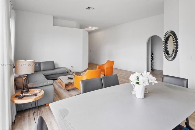 10613 NW 57th St, Doral, FL 33178