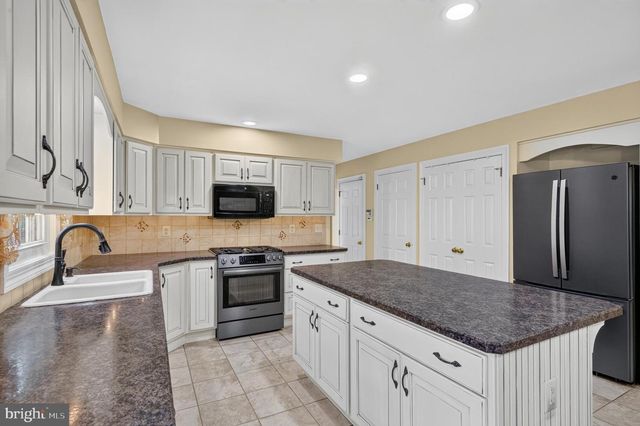 350 HOMESTEAD DR, Harleysville, PA 19438