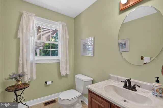 350 HOMESTEAD DR, Harleysville, PA 19438