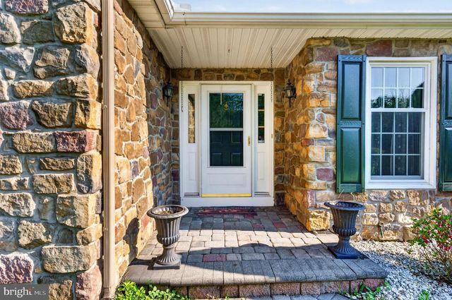 350 HOMESTEAD DR, Harleysville, PA 19438