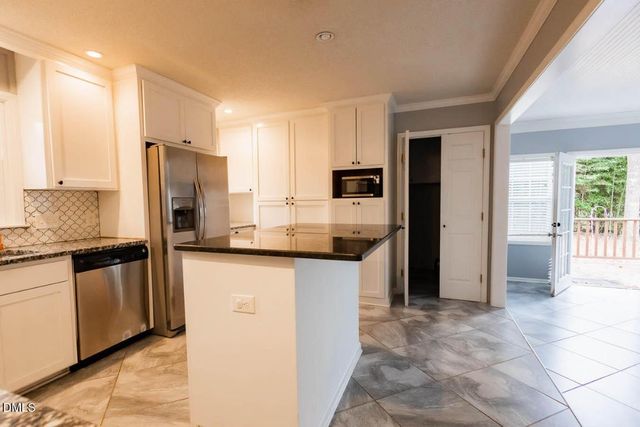 2822 Bedford Street, Burlington, NC 27215