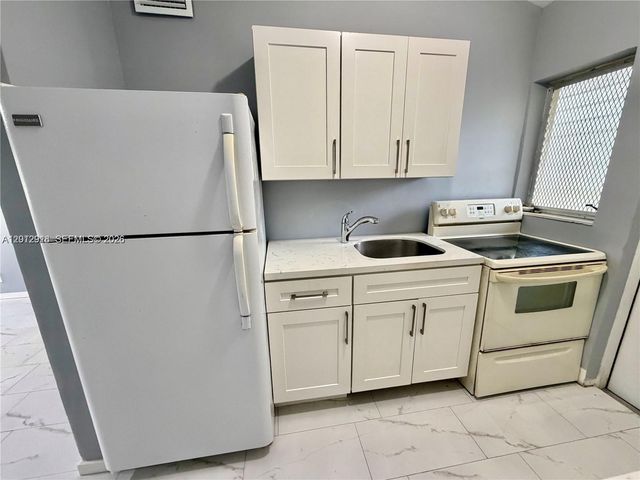 836 NW 12th Ter 2, Fort Lauderdale, FL 33311