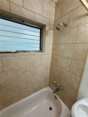 836 NW 12th Ter 2, Fort Lauderdale, FL 33311