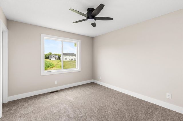 2725 Yordi Drive Drive, Norwalk, IA 50211