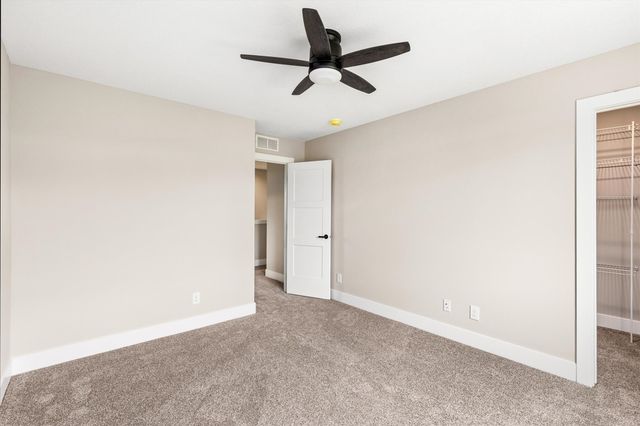 2725 Yordi Drive Drive, Norwalk, IA 50211
