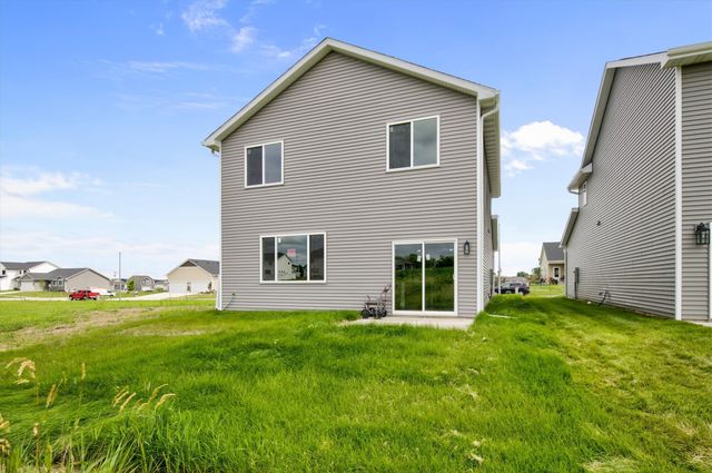 2725 Yordi Drive Drive, Norwalk, IA 50211