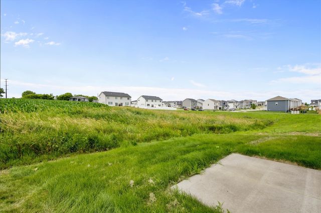 2725 Yordi Drive Drive, Norwalk, IA 50211