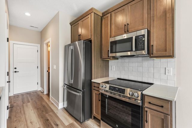 2725 Yordi Drive Drive, Norwalk, IA 50211