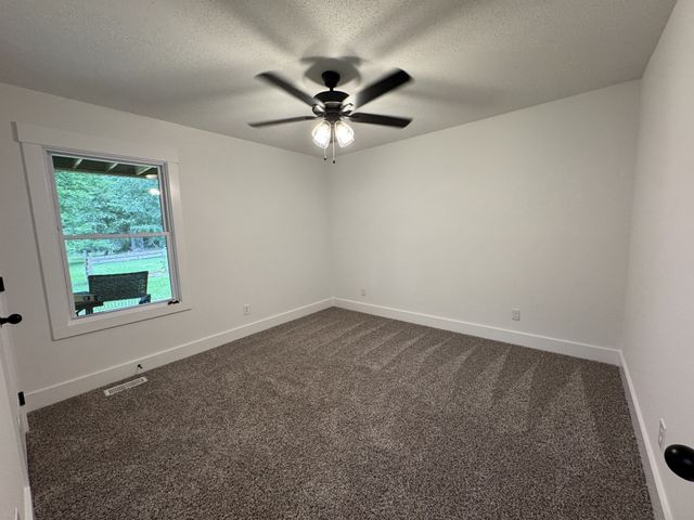 380 Martin Rd, Clarksville, TN 37042