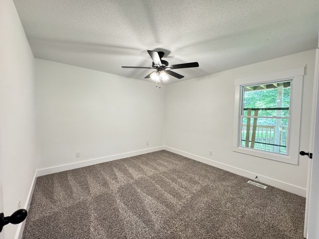 380 Martin Rd, Clarksville, TN 37042