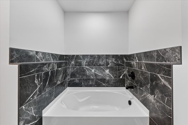 380 Martin Rd, Clarksville, TN 37042