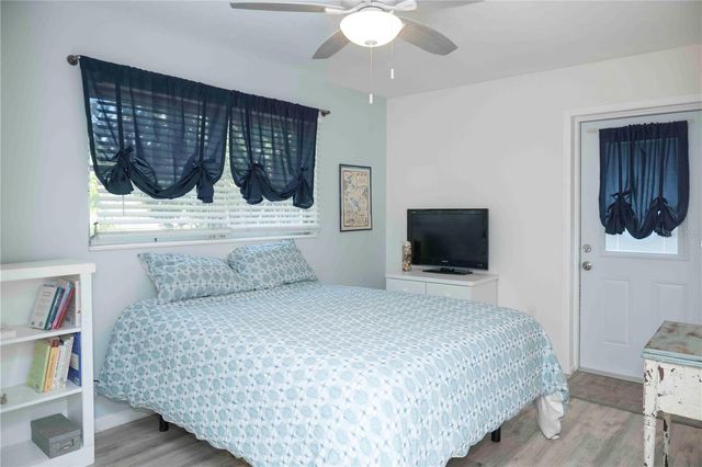 6061 CORAL WAY, Bradenton, FL 34207