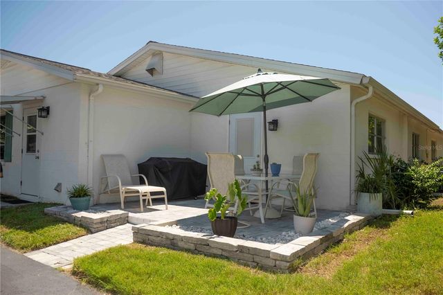 6061 CORAL WAY, Bradenton, FL 34207