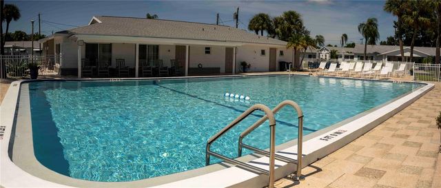 6061 CORAL WAY, Bradenton, FL 34207