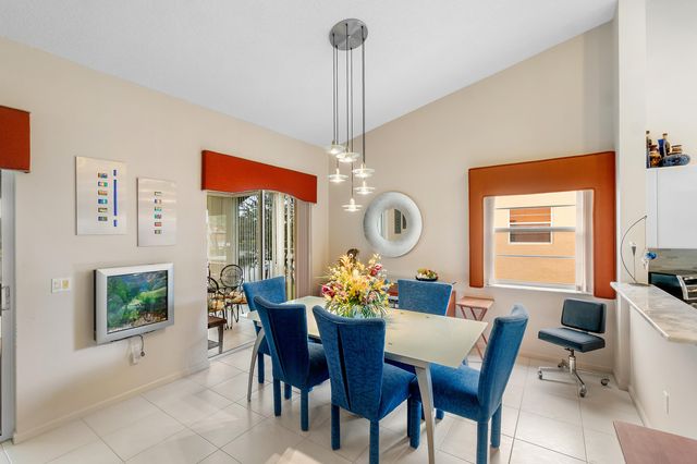 9829 Seacrest Circle 202, Boynton Beach, FL 33437
