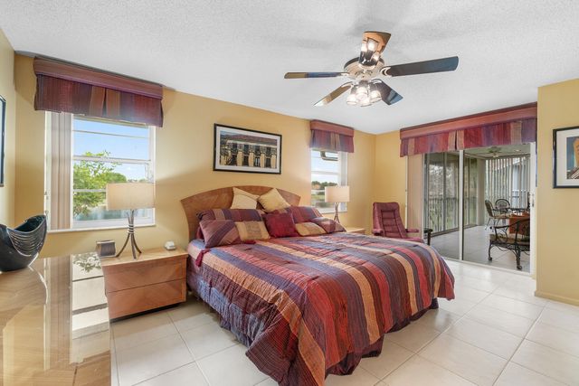 9829 Seacrest Circle 202, Boynton Beach, FL 33437