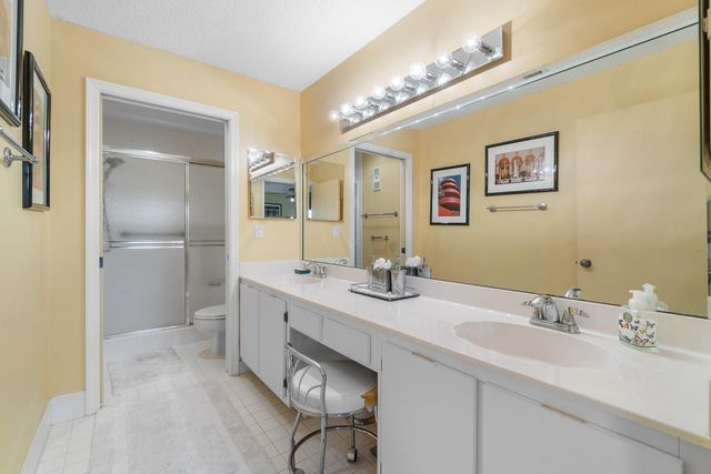 9829 Seacrest Circle 202, Boynton Beach, FL 33437