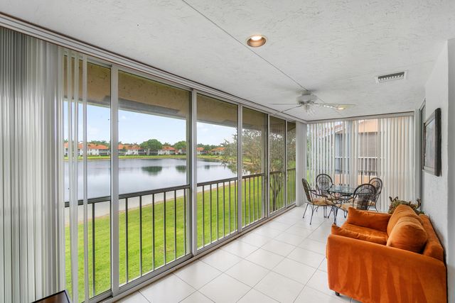 9829 Seacrest Circle 202, Boynton Beach, FL 33437